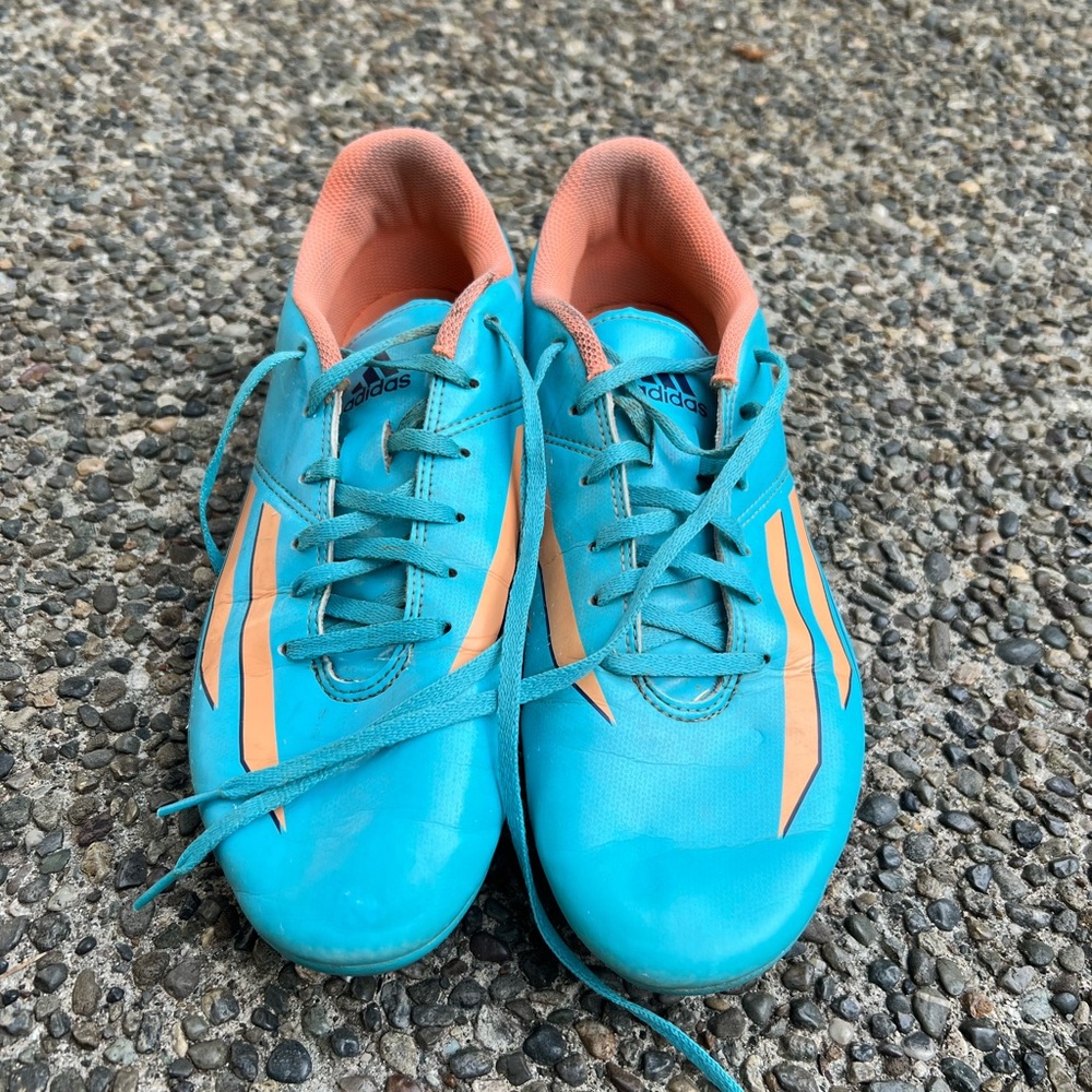 Adidas f5 Women’s Soccer Cleats